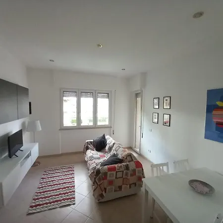 Carachouse-lido Di Camaiore, Tra Pini Marini E Mare Apartment